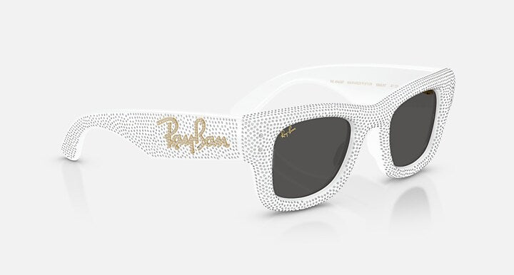Ray-Ban WAYFARER PUFFER CRYSTAL PAVÈ EDITION White & Strass Pave with Ultra Black Solid Color lenses - Alternative