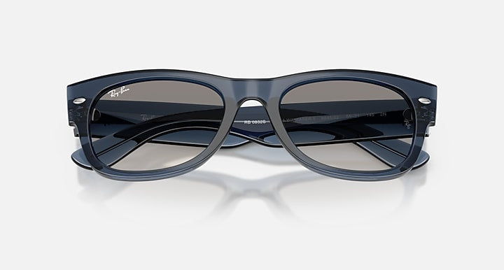 Ray-Ban MEGA WAYFARER II Transparent Dark Blue with Clear Gradient Grey Gradient lenses - Closed Front