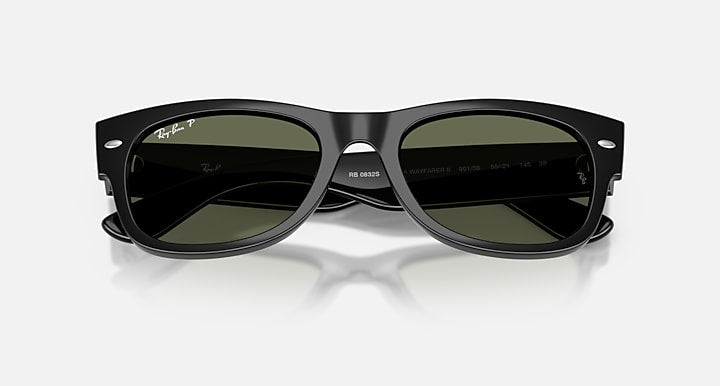 Ray-Ban MEGA WAYFARER II Black with Green Polarized Solid Color lenses - Closed Front