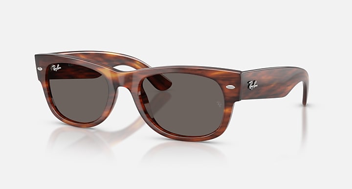 Ray-Ban MEGA WAYFARER II Striped Havana with Dark Grey Solid Color lenses - Quarter