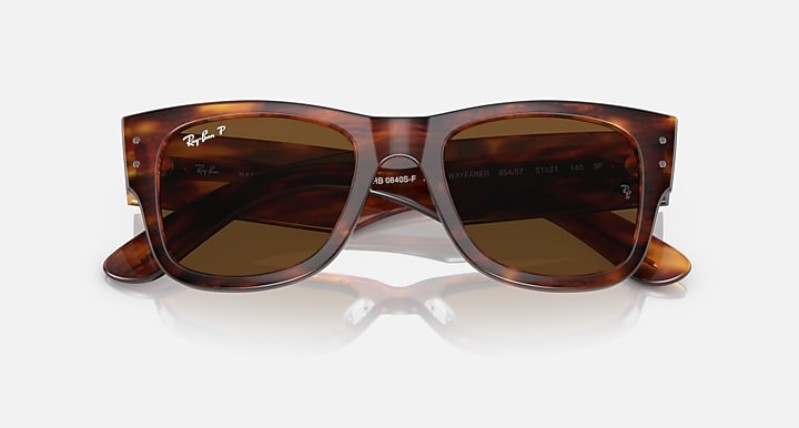 Ray-Ban MEGA WAYFARER Striped Havana with Brown Polarized Solid Color lenses - Closed Front