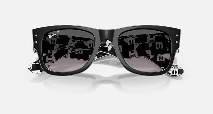 Ray-Ban MEGA WAYFARER DISNEY MICKEY & MINNIE MOUSE DECONSTRUCTED Black; Black Fantasy Disney Deconstructed Black with Grey Gradient Polarized Gradient lenses - Closed Front
