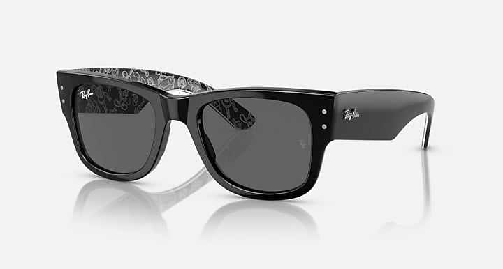 Ray-Ban MEGA WAYFARER DISNEY 100TH ANNIVERSARY Black; Black With Pattern White with Dark Grey Solid Color lenses - Quarter