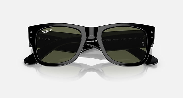 Ray-Ban MEGA WAYFARER Black with Green Polarized Solid Color lenses - Closed Front