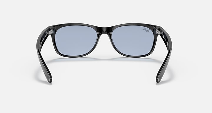 Ray-Ban NEW WAYFARER CLASSIC Black with Blue/Grey Classic Solid Color lenses - Back