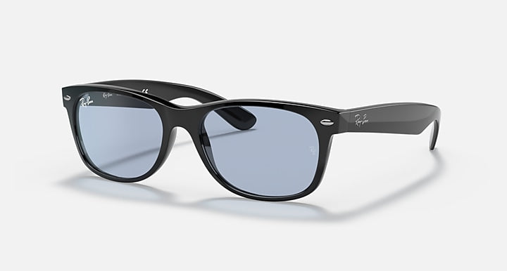 Ray-Ban NEW WAYFARER CLASSIC Black with Blue/Grey Classic Solid Color lenses - Quarter