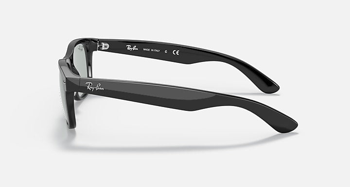 Ray-Ban NEW WAYFARER CLASSIC Black; Shiny Black with Light Grey Solid Color lenses - Lateral