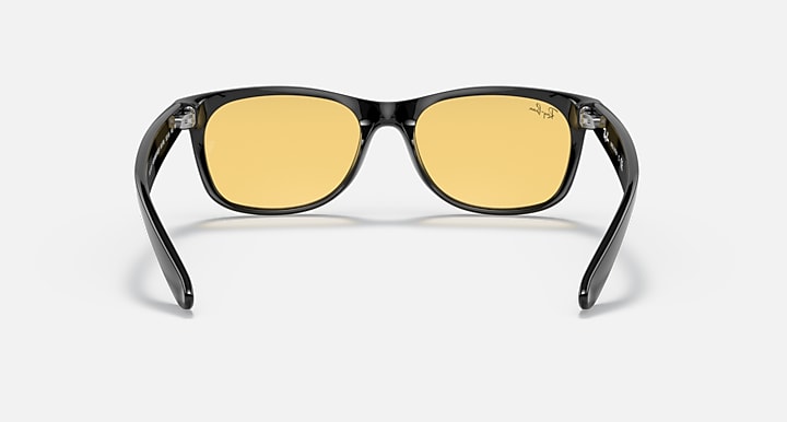 Ray-Ban NEW WAYFARER CLASSIC Black with Yellow Classic Solid Color lenses - Back