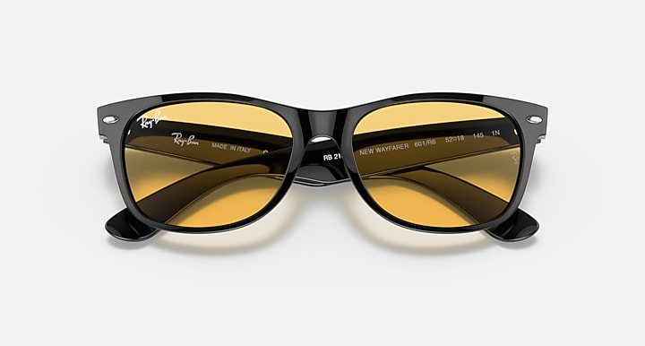 Ray-Ban NEW WAYFARER CLASSIC Black with Yellow Classic Solid Color lenses - Closed Front