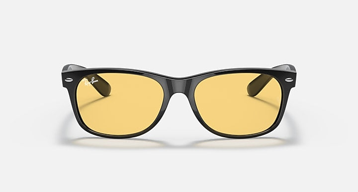 Ray-Ban NEW WAYFARER CLASSIC Black with Yellow Classic Solid Color lenses - Front