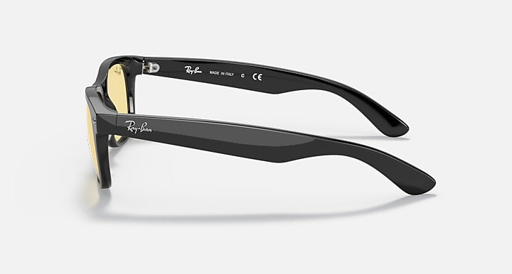 Ray-Ban NEW WAYFARER CLASSIC Black with Yellow Classic Solid Color lenses - Lateral