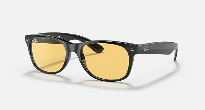 Ray-Ban NEW WAYFARER CLASSIC Black with Yellow Classic Solid Color lenses - Quarter