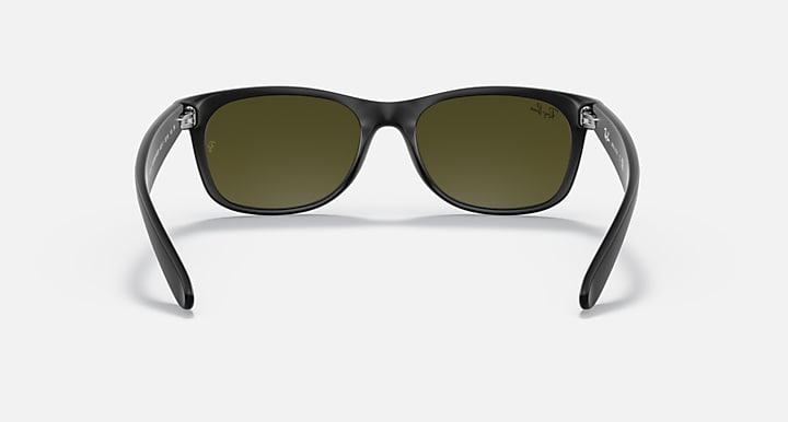 Ray-Ban NEW WAYFARER FLASH Rubber Black; Black with Blue Flash Solid Color - Mirror lenses - Back