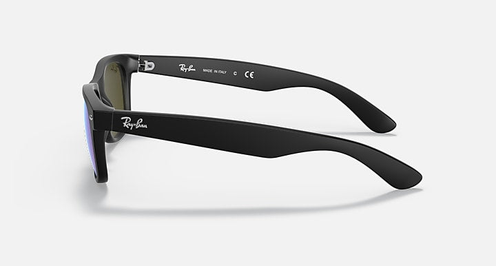 Ray-Ban NEW WAYFARER FLASH Rubber Black; Black with Blue Flash Solid Color - Mirror lenses - Lateral