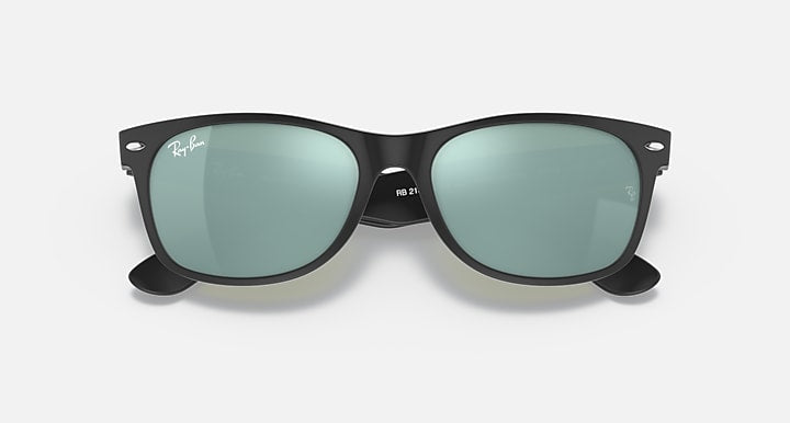 Ray-Ban NEW WAYFARER FLASH Rubber Black; Black with Silver Flash Solid Color - Mirror lenses - Closed Front