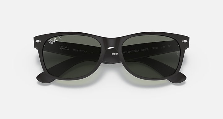 Ray-Ban NEW WAYFARER CLASSIC Rubber Black; Black with Green Polarized Solid Color lenses - Closed Front