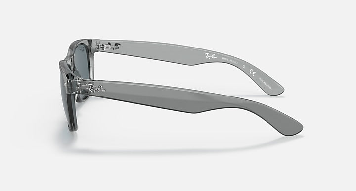Ray-Ban NEW WAYFARER CLASSIC Transparent Grey; Grey with Dark Blue Polarized Solid Color lenses - Lateral