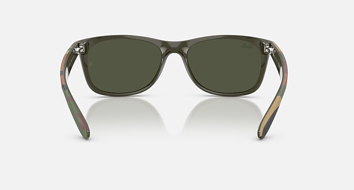 Ray-Ban NEW WAYFARER CLASSIC Green & Green Camuflage with Green Solid Color lenses - Back