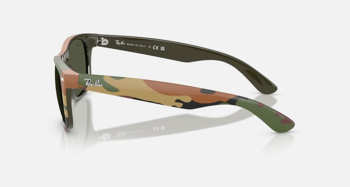 Ray-Ban NEW WAYFARER CLASSIC Green & Green Camuflage with Green Solid Color lenses - Lateral