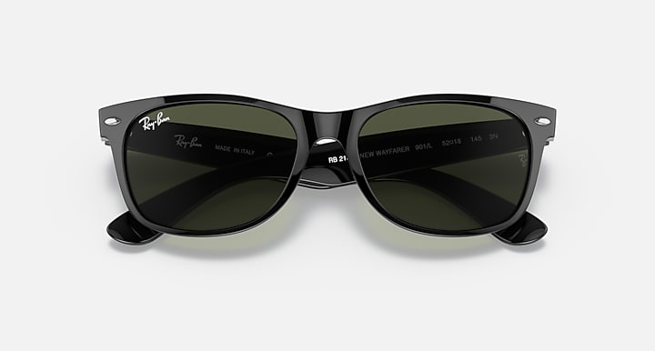 Ray-Ban NEW WAYFARER CLASSIC Black with G-15 Green Solid Color lenses - Closed Front