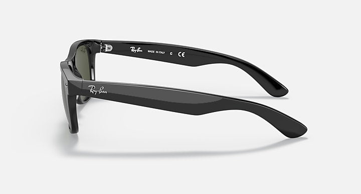 Ray-Ban NEW WAYFARER CLASSIC Black with G-15 Green Solid Color lenses - Lateral