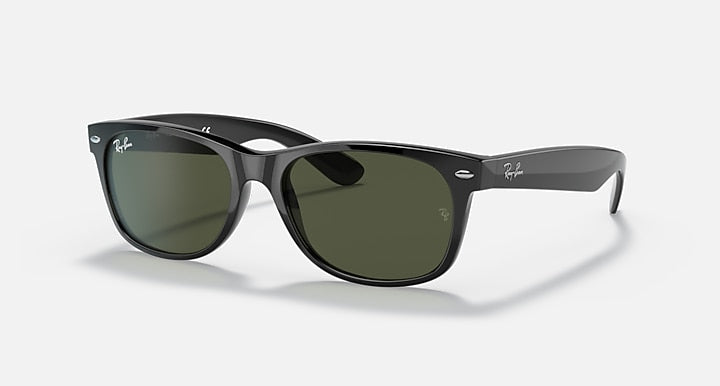 Ray-Ban NEW WAYFARER CLASSIC Black with G-15 Green Solid Color lenses - Quarter