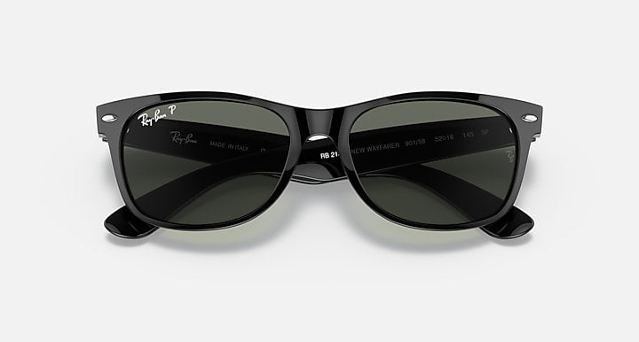 Ray-Ban NEW WAYFARER CLASSIC Black with Green Polarized Solid Color lenses - Closed Front