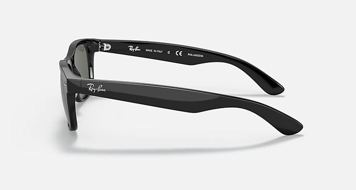 Ray-Ban NEW WAYFARER CLASSIC Black with Green Polarized Solid Color lenses - Lateral