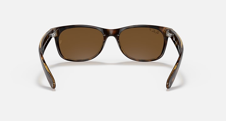 Ray-Ban NEW WAYFARER CLASSIC Tortoise with Brown Polarized Solid Color lenses - Back