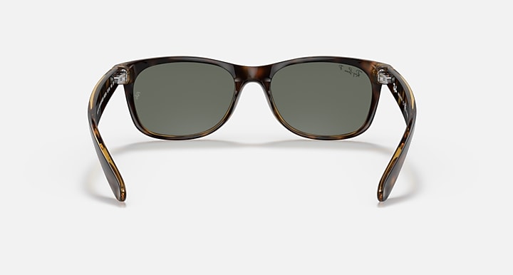 Ray-Ban NEW WAYFARER CLASSIC Tortoise with G-15 Green Polarized Solid Color lenses - Back