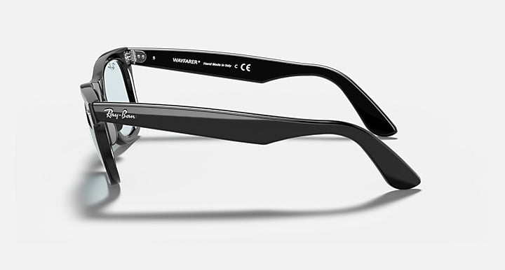 Ray-Ban ORIGINAL WAYFARER CLASSIC Black; Shiny Black with Light Grey Solid Color lenses - Lateral