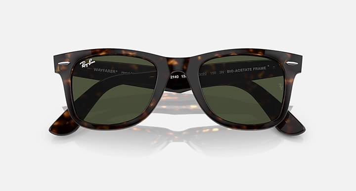 Ray-Ban ORIGINAL WAYFARER BIO-BASED Havana with Green Solid Color lenses - Closed Front