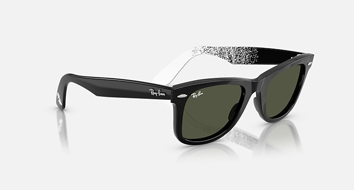 Ray-Ban ORIGINAL WAYFARER DISNEY MICKEY & MINNIE MOUSE PIXELATED Black; Black With Internal White Pixel with G-15 Green Solid Color lenses - Alternative