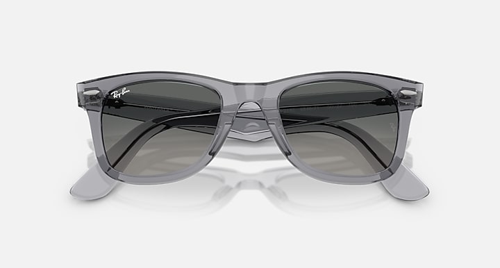 Ray-Ban ORIGINAL WAYFARER CLASSIC Transparent Grey with Light Grey Gradient Dark Grey Gradient lenses - Closed Front