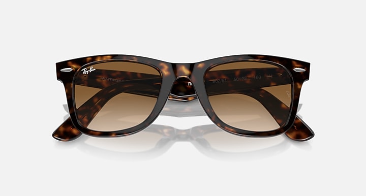 Ray-Ban ORIGINAL WAYFARER CLASSIC Tortoise with Solid Color Gradient lenses - Closed Front