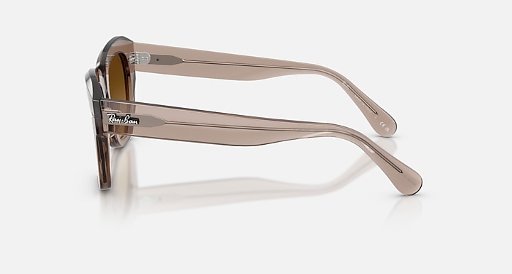 Ray-Ban STATE STREET Transparent Light Brown with Gradient Brown Gradient lenses - Lateral