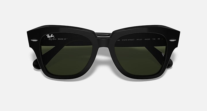 Ray-Ban STATE STREET Black with G-15 Green Solid Color lenses - Closed Front