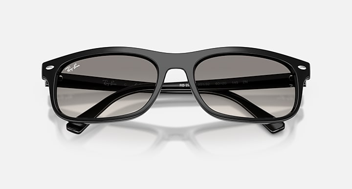 Ray-Ban RB2224 Black with Clear Gradient Grey Gradient lenses - Closed Front