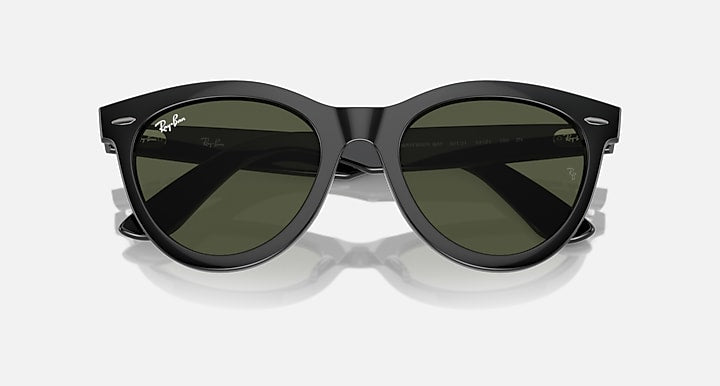 Ray-Ban WAYFARER WAY Black with Green Solid Color lenses - Closed Front