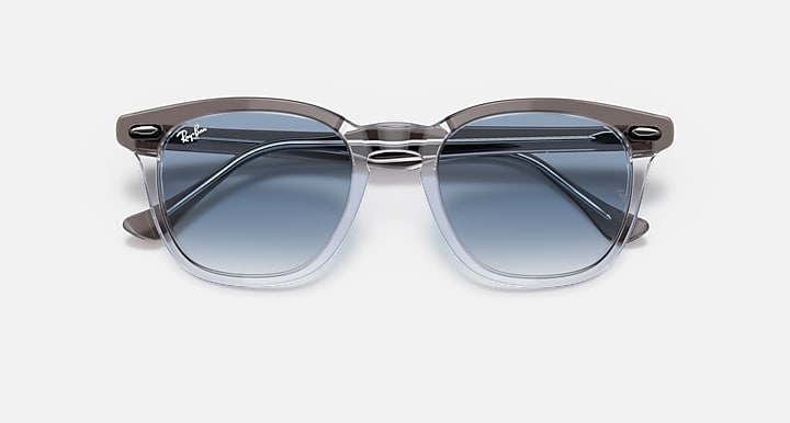 Ray-Ban HAWKEYE Grey On Transparent; Grey with Clear Blue Gradient lenses - Closed Front