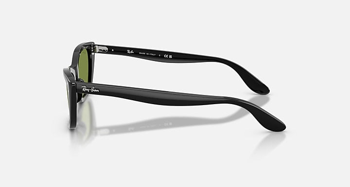 Ray-Ban LADY BURBANK Black with Green Solid Color lenses - Lateral