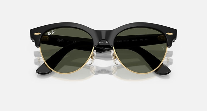 Ray-Ban CLUBMASTER WAY Black On Gold; Black with Green Solid Color lenses - Closed Front