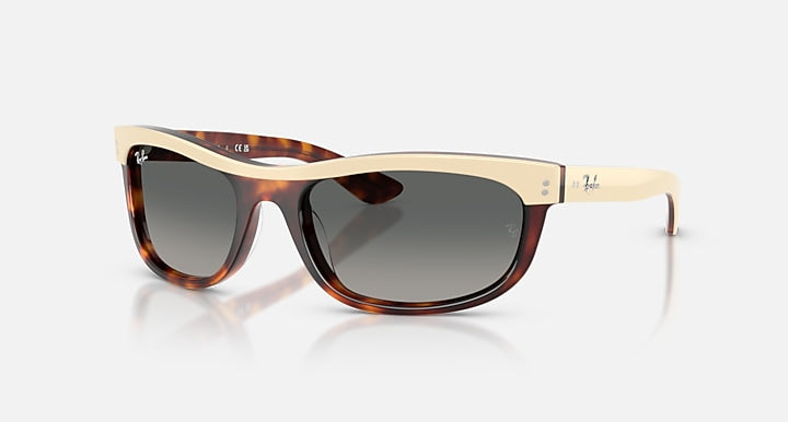 Ray-Ban BALORAMA STREET NEAT Beige Havana with Gradient Grey Gradient lenses - Quarter