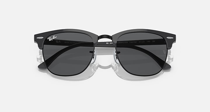 Ray-Ban CLUBMASTER CLASSIC Grey On Black; Grey with Dark Grey Solid Color lenses - Closed Front