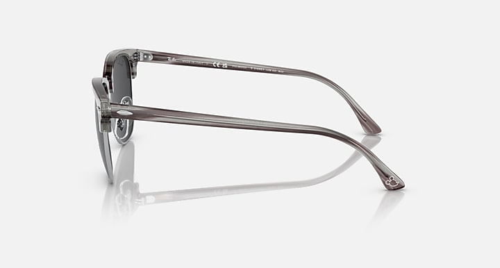 Ray-Ban RB3016 CLUBMASTER DISNEY MICKEY MOUSE Grey Havana; Grey Striped Havana with Grey Polarized Solid Color lenses - Lateral