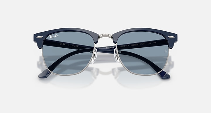 Ray-Ban CLUBMASTER CLASSIC Blue & Gunmetal; Blue with Blue Solid Color lenses - Closed Front