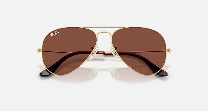 Ray-Ban AVIATOR LARGE METAL Arista Gold with Red Solid Color lenses - Closed Front