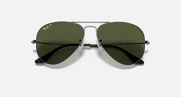 Ray-Ban AVIATOR CLASSIC Gunmetal with G-15 Green Polarized Solid Color lenses - Closed Front