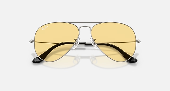 Ray-Ban AVIATOR CLASSIC SUMMER CAPSULE Gunmetal with Yellow Solid Color lenses - Closed Front