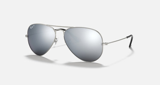 Ray-Ban AVIATOR MIRROR Silver with Dark Grey Polarized Solid Color - Mirror lenses - Quarter
